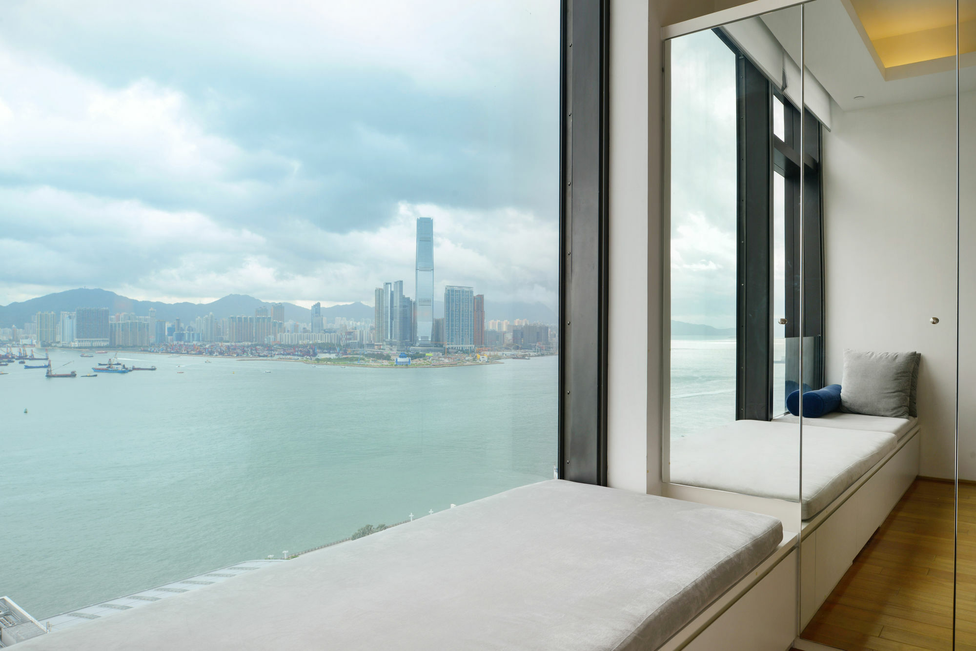 The Connaught Hotel Hong Kong Exterior foto
